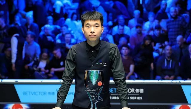 落后完成极, 打停利亚姆