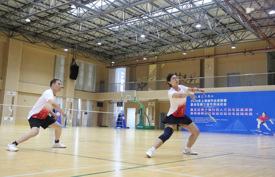 球比赛, 换上运动装, 映照出科技