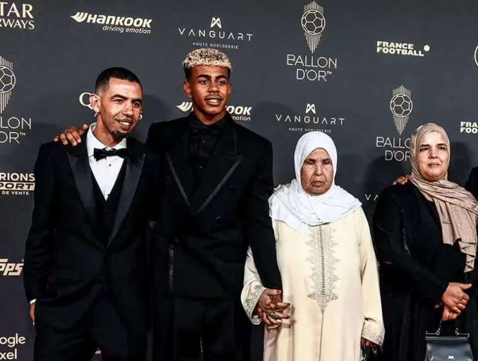 用个人品格, 类的道德, ahHj